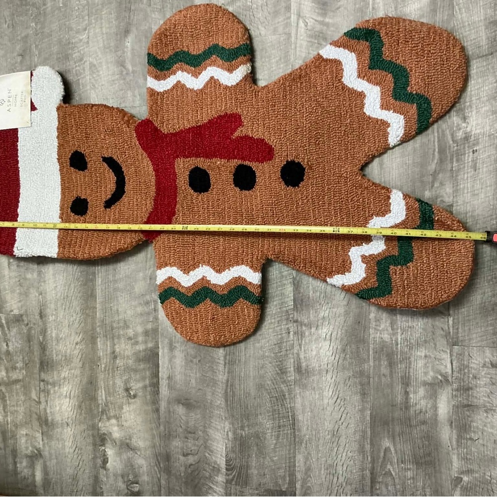 Festive Gingerbread Man Holiday Rug - Picture 2 of 3